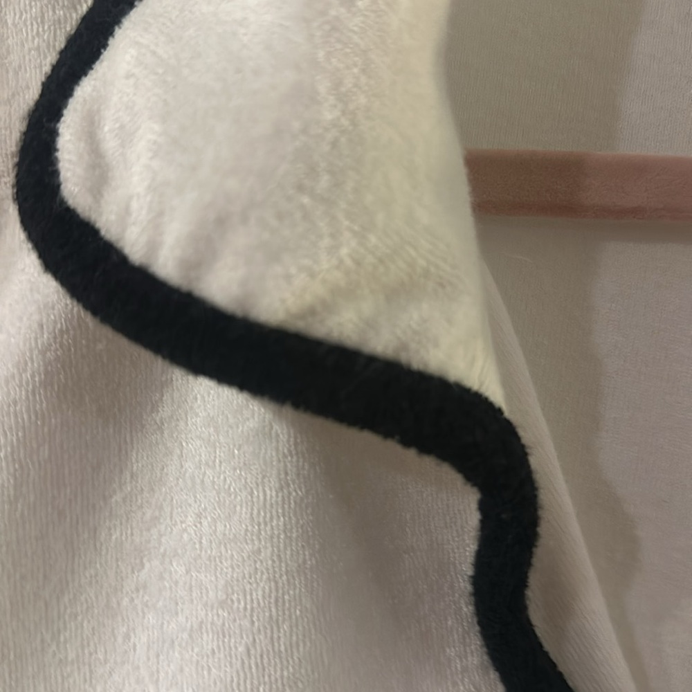 Evereve White Top with Black Accents size L - Picture 5 of 7
